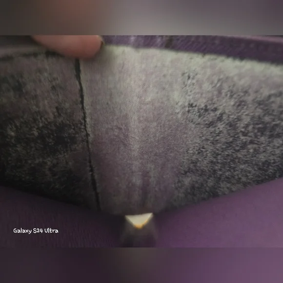 Louis Vuitton Epi fold snap wallet in Used Condition - Picture 12 of 16